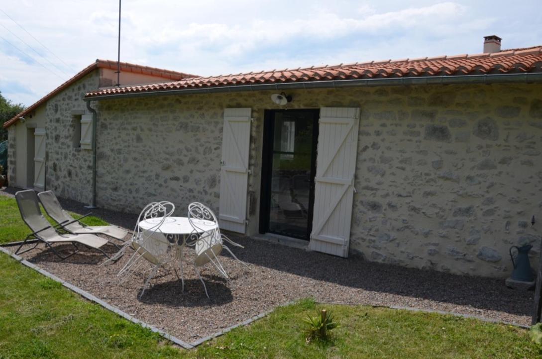 Vila La Remise 4 Etoiles Saint-Hilaire-de-Mortagne Exteriér fotografie